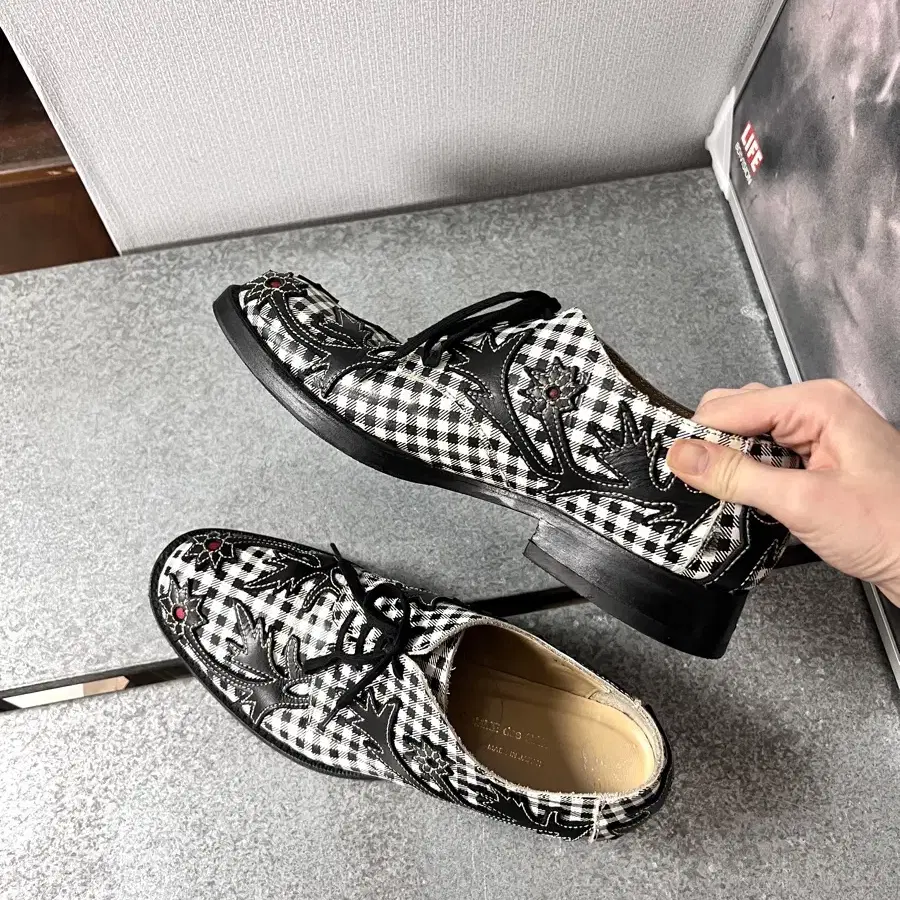 CHECK PATTERN SHOES 꼼데가르송 신발