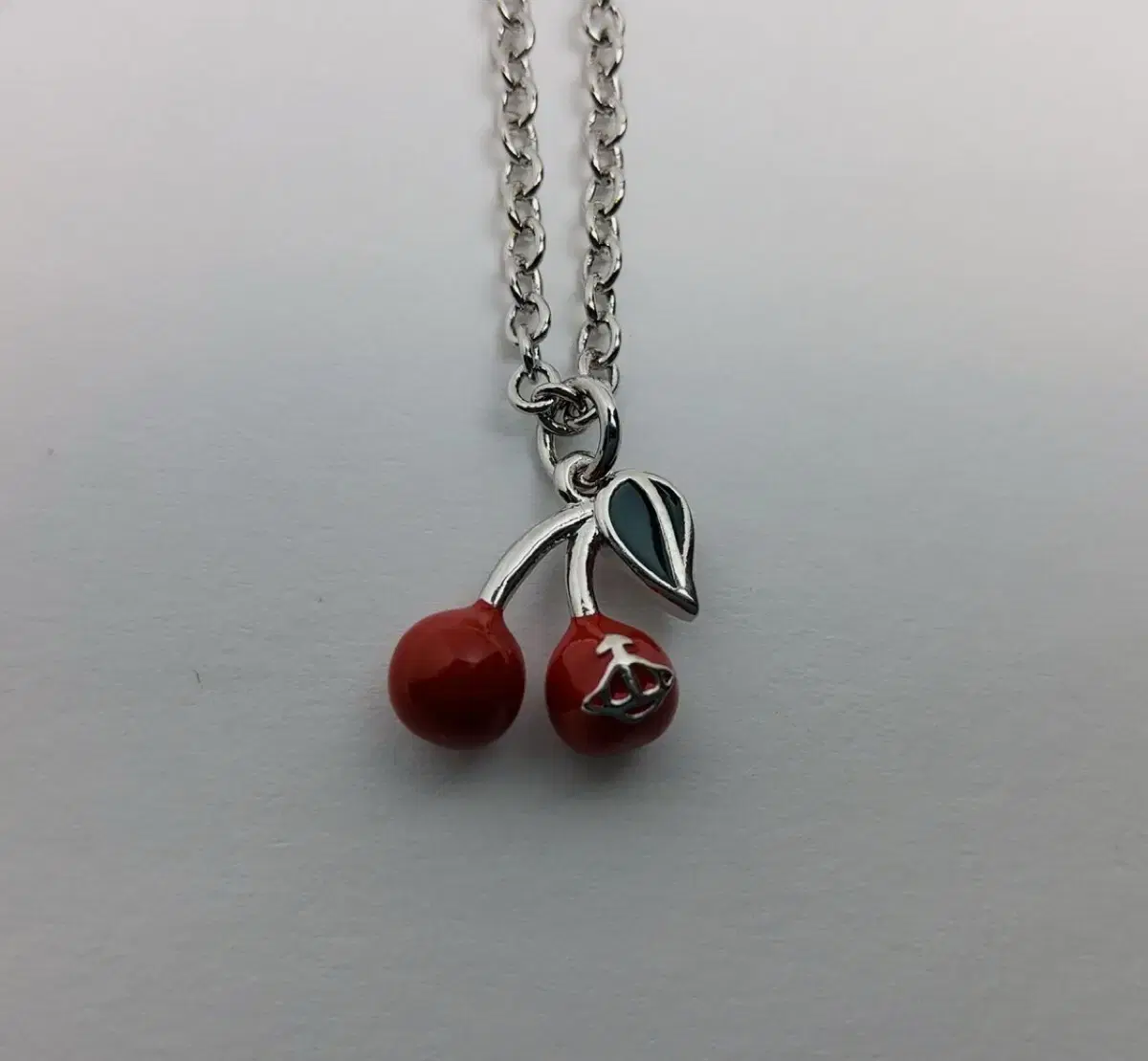 비비안 체리목걸이 Vivienne Misty Cherry Necklace