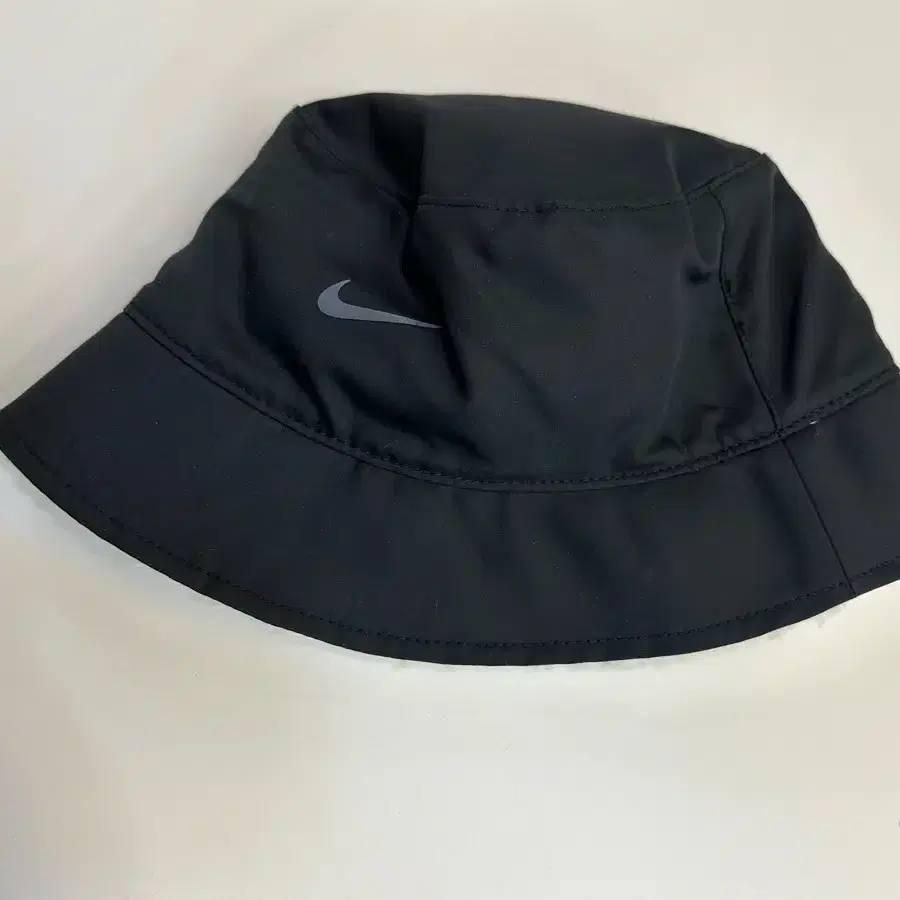 Nike NSW Reversible Fleece Bucket Hat Wh