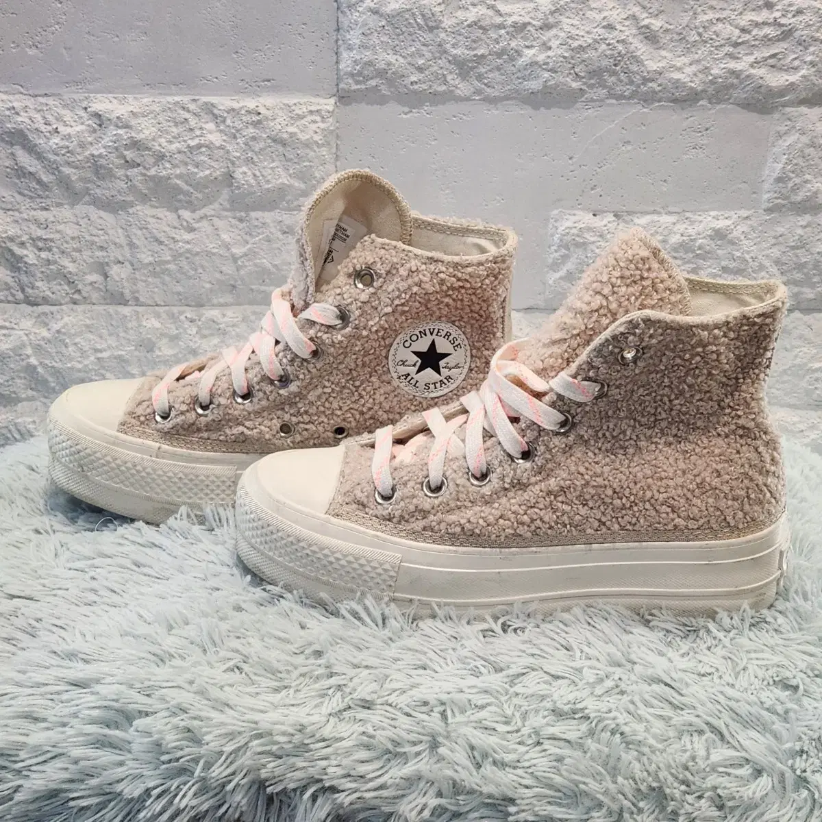 1-11:컨퍼스  뽀글리 Chuck Taylor All Star Lift