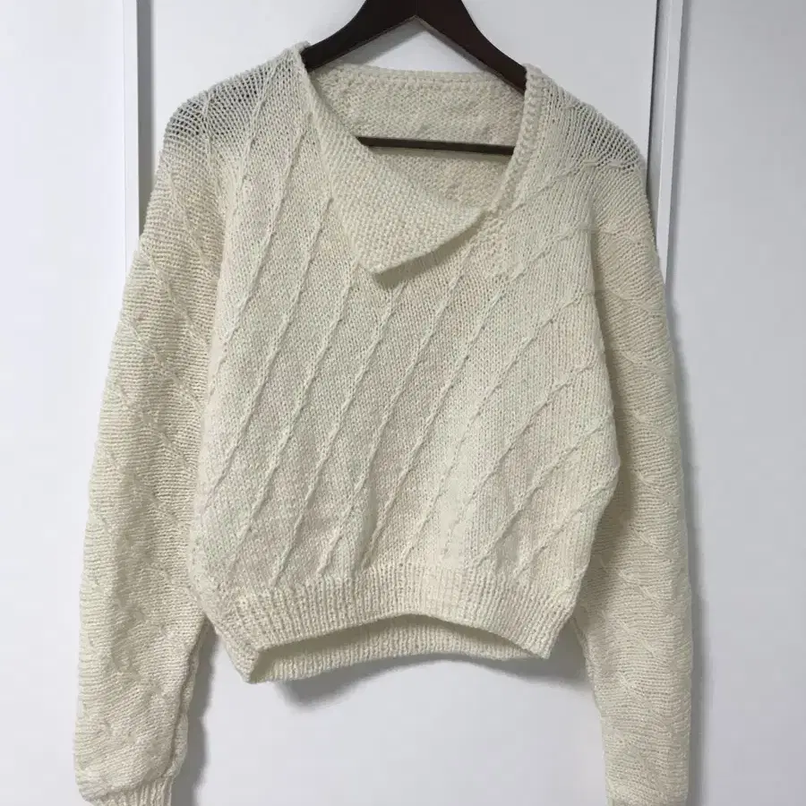 vintage collar knit