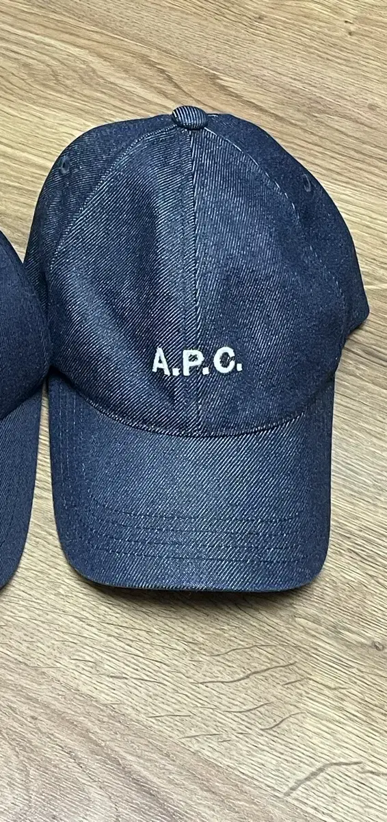 APC(아페쎄) 모자 팝니다.