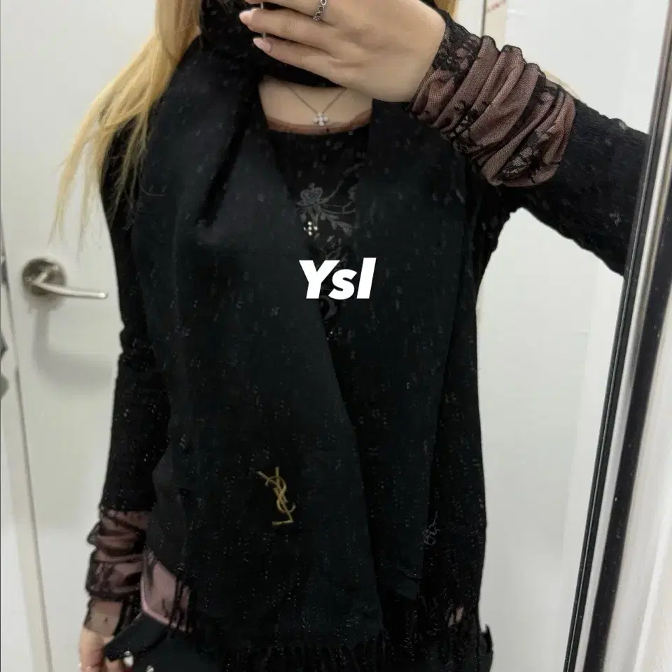 입생로랑 ysl 아크릴 머플러 목도리