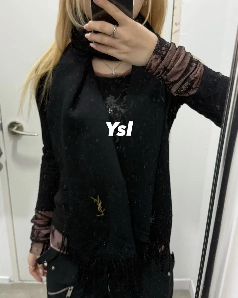 입생로랑 ysl 아크릴 머플러 목도리