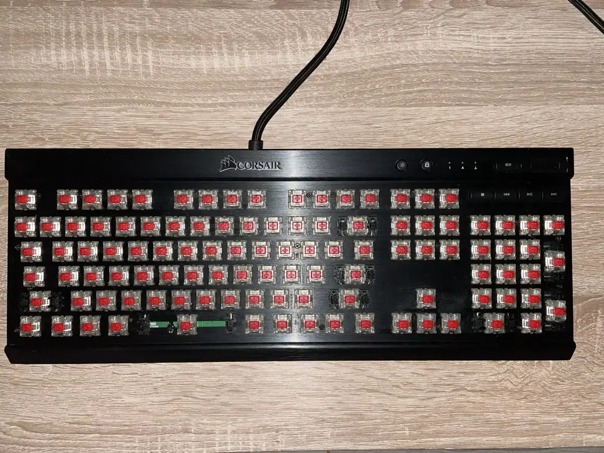 커세어 K70 LUX RGB 판매합니다. 게이밍 키보드