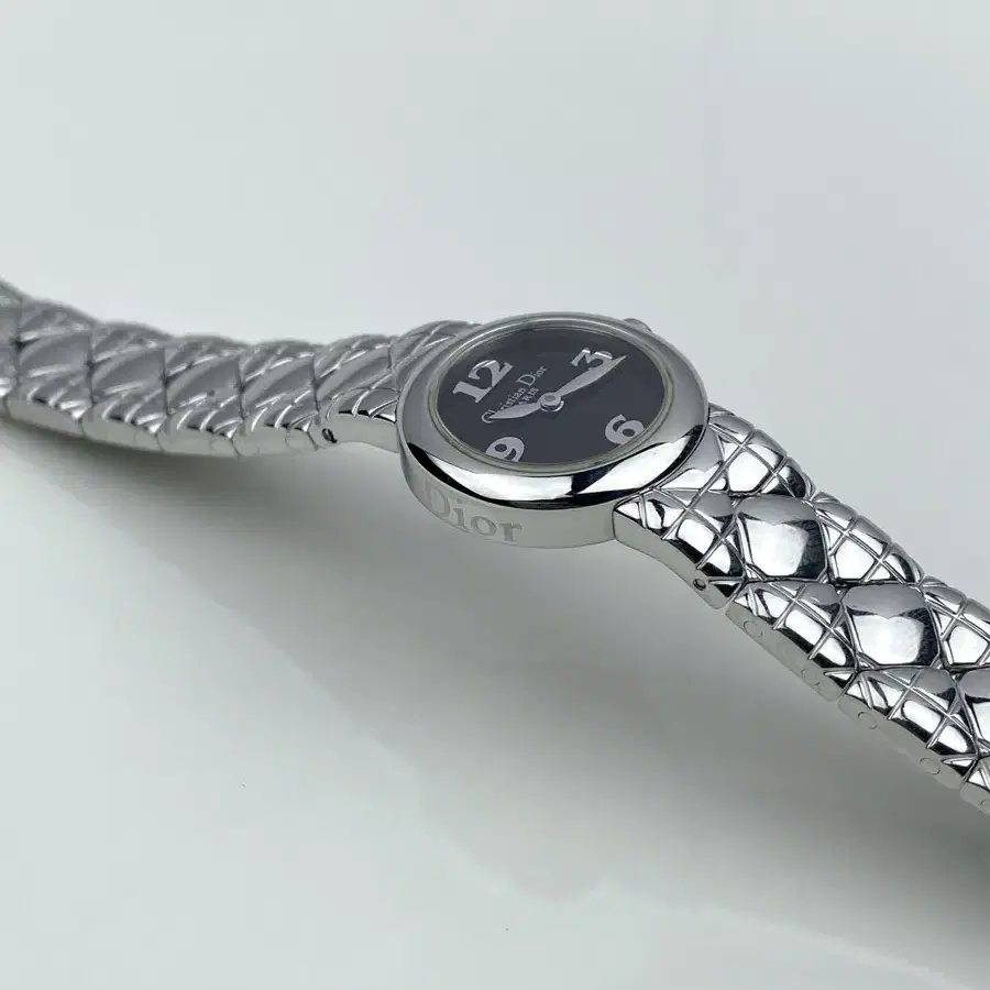 DIOR  leaf round watch