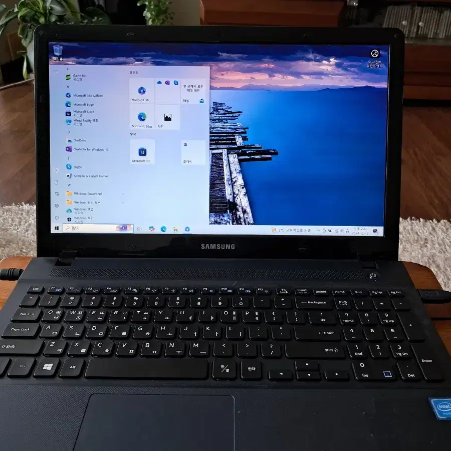 삼성 15.6" 노트북 4GB, SSD256GB, WINDOW10