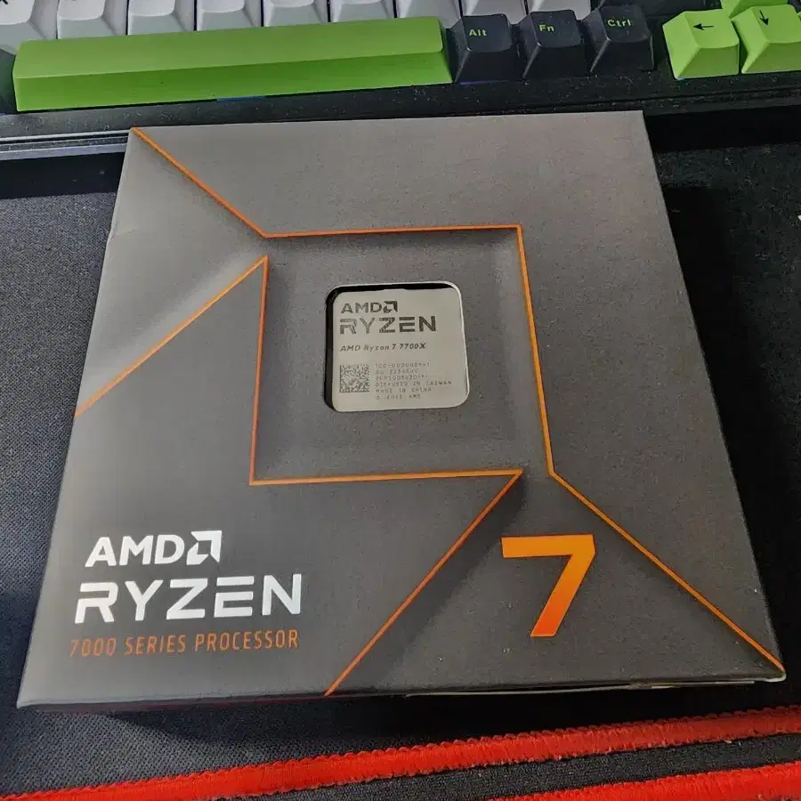 AMD 라이젠 ryzen cpu 7700X 팝니다.