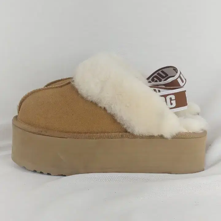 250 UGG 어그 펀케트 플랫폼 밴딩슬리퍼