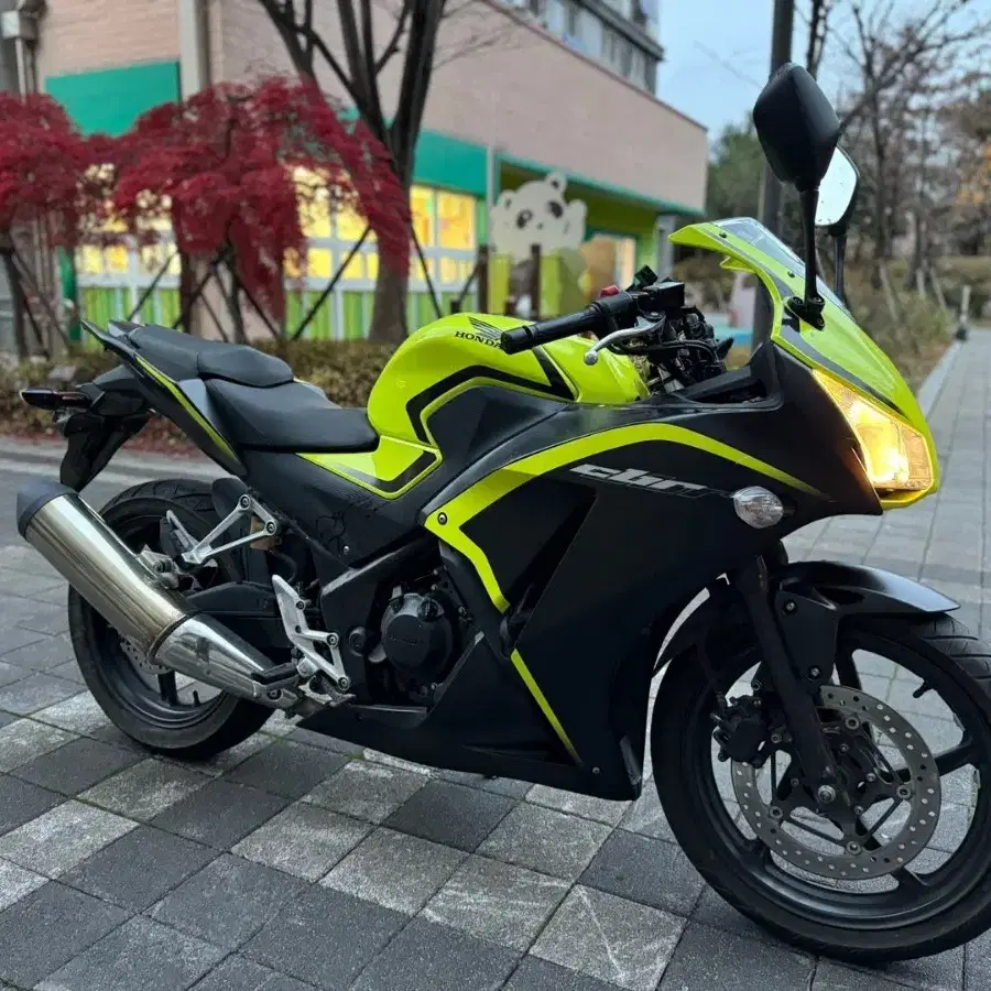 혼다 cbr300r 17년형 짧은키로수 판매합니다