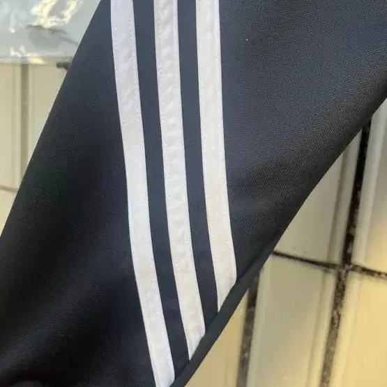 [105]아디다스 빅로고 꼬임 삼선 져지 Adidas