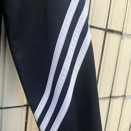 [105]아디다스 빅로고 꼬임 삼선 져지 Adidas