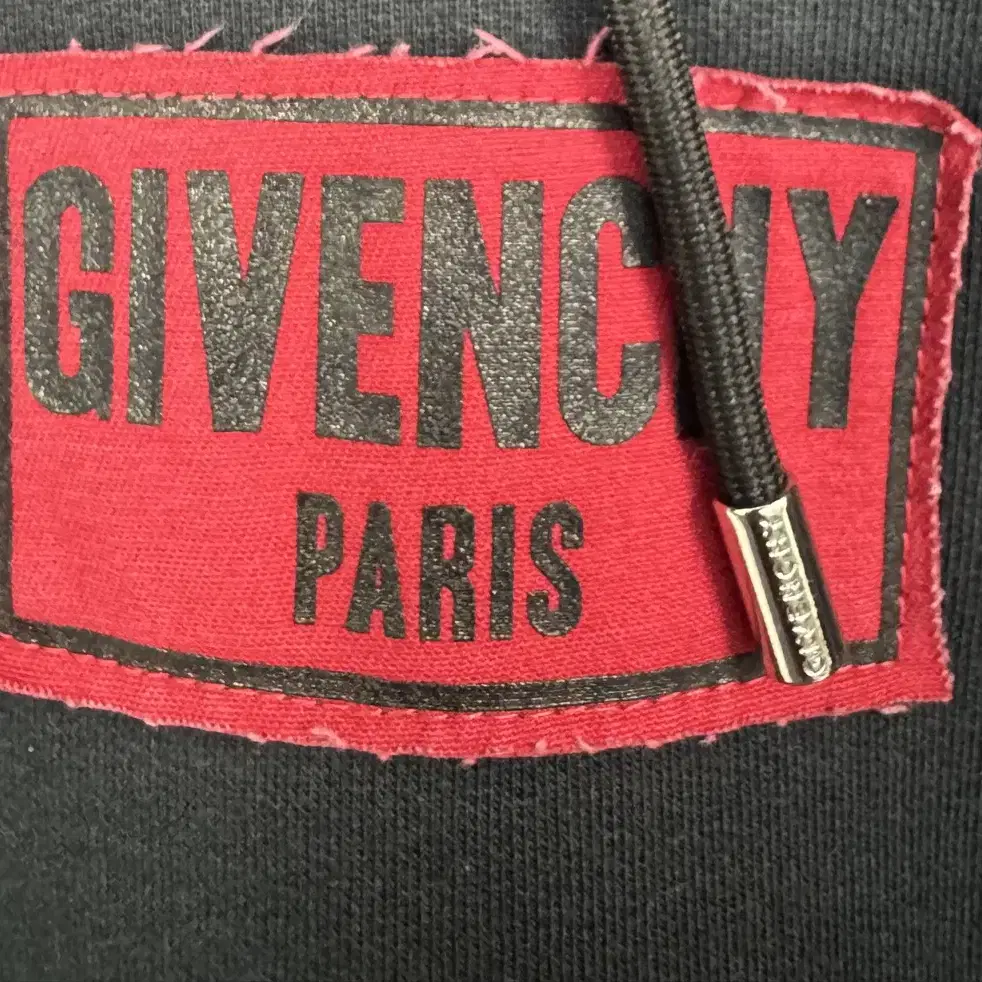 GIVENCHY 지방시 스트레스드 패치 후드 스웻셔츠