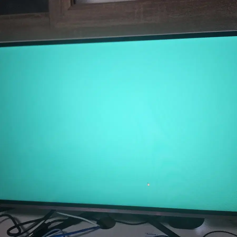 UG테크 144hz 프리싱크 32인치 모니터 판매합니다.