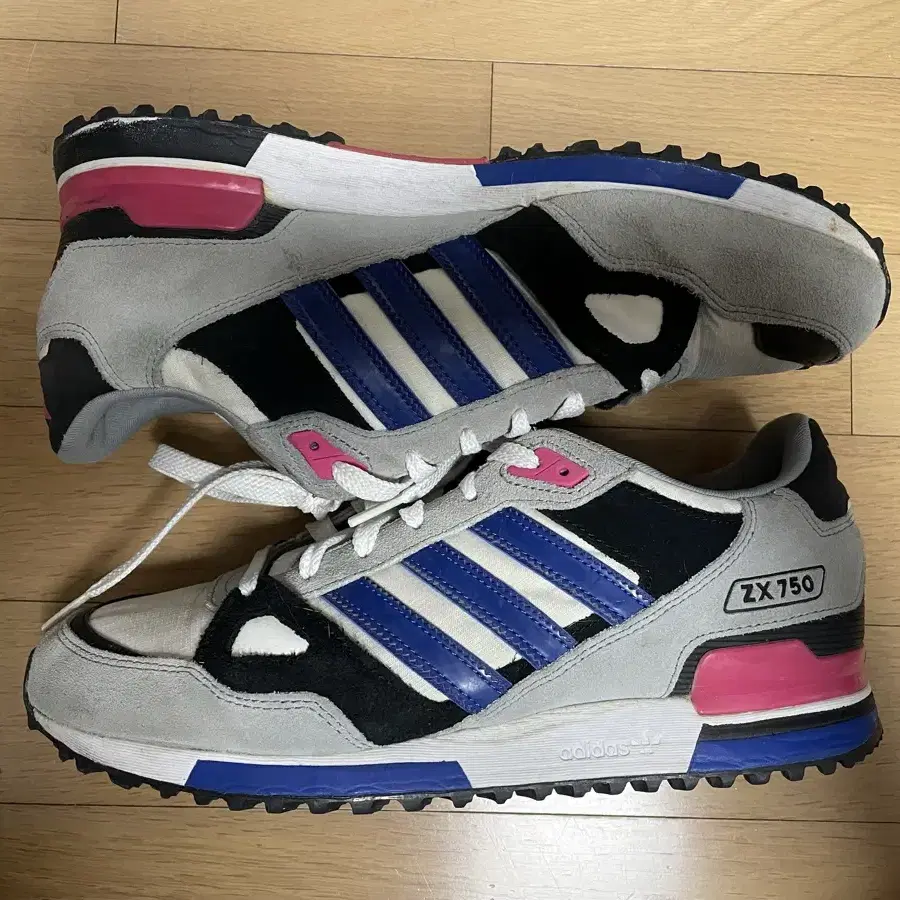 아디다스 ZX750 (260)