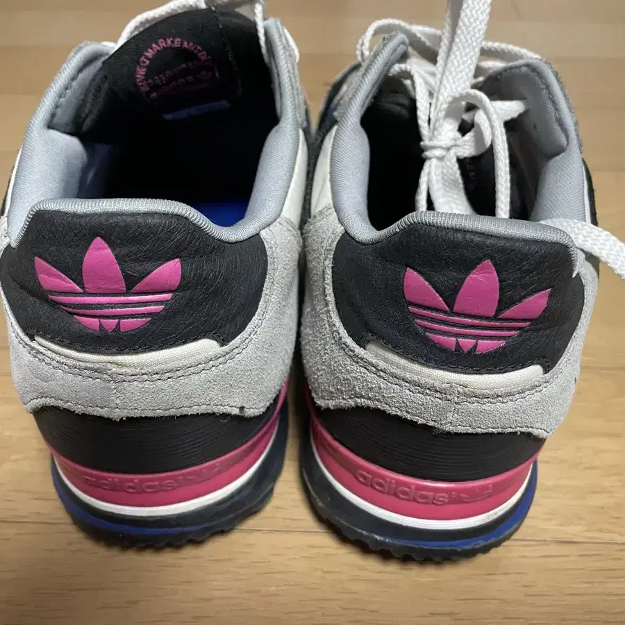 아디다스 ZX750 (260)