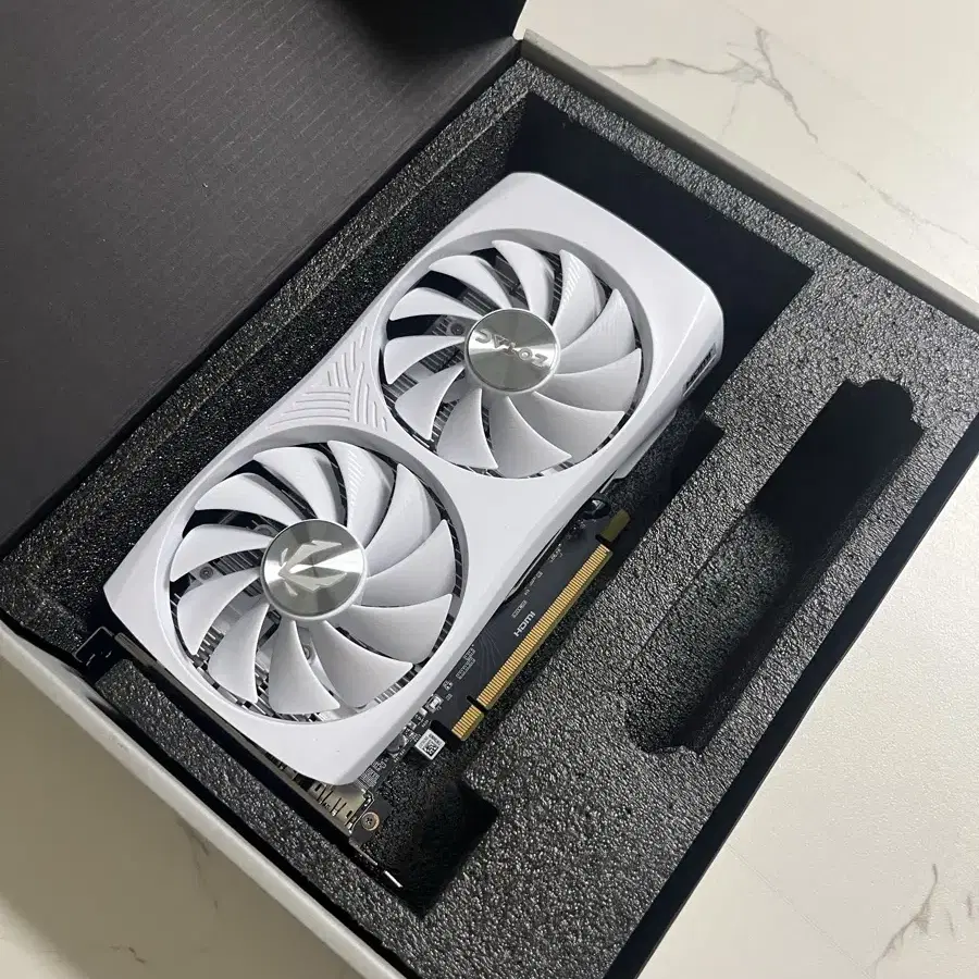 GeForce RTX 4060 TWIN Edge 팝니다!!