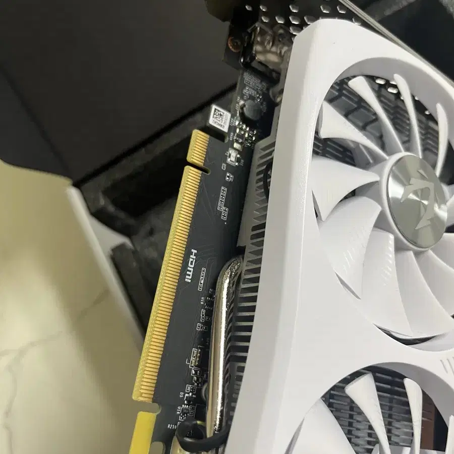 GeForce RTX 4060 TWIN Edge 팝니다!!