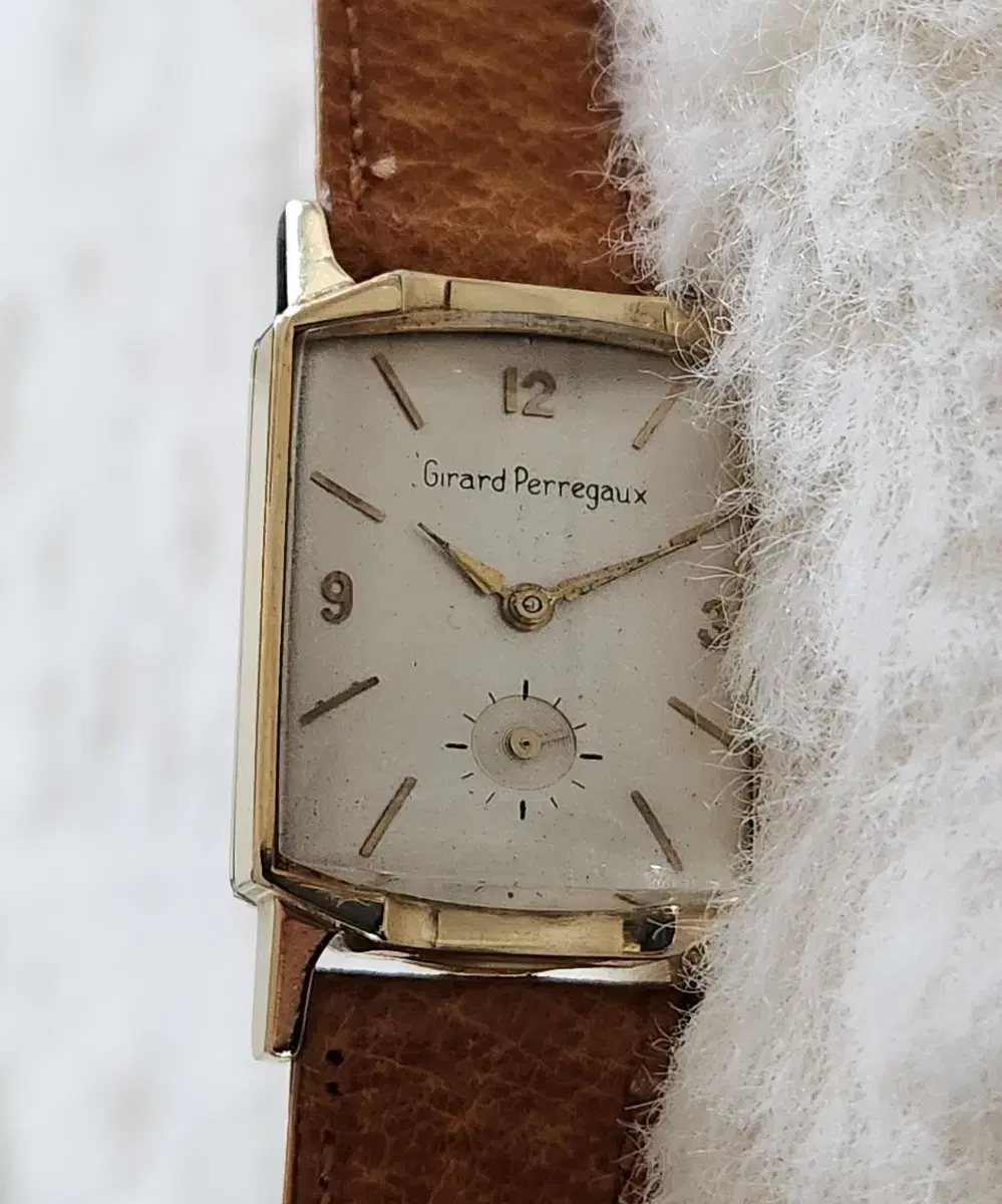 # 217 )  GIRARD PERREGAUX VINTAGE