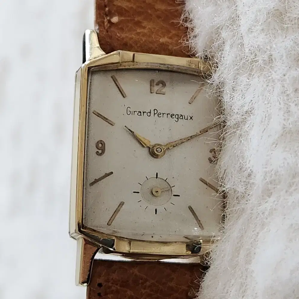 # 217 )  GIRARD PERREGAUX VINTAGE