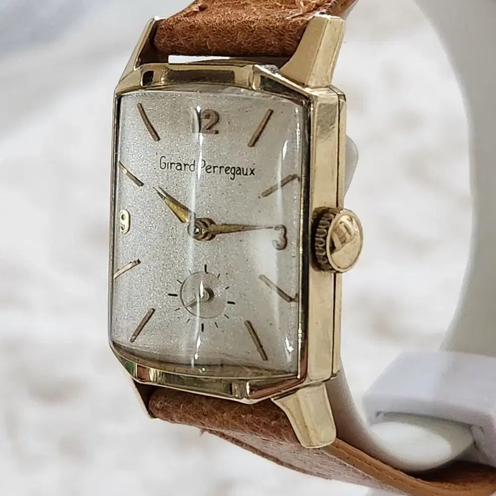 # 217 )  GIRARD PERREGAUX VINTAGE