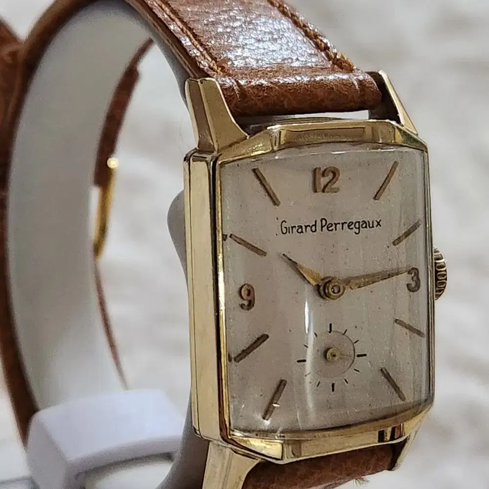 # 217 )  GIRARD PERREGAUX VINTAGE