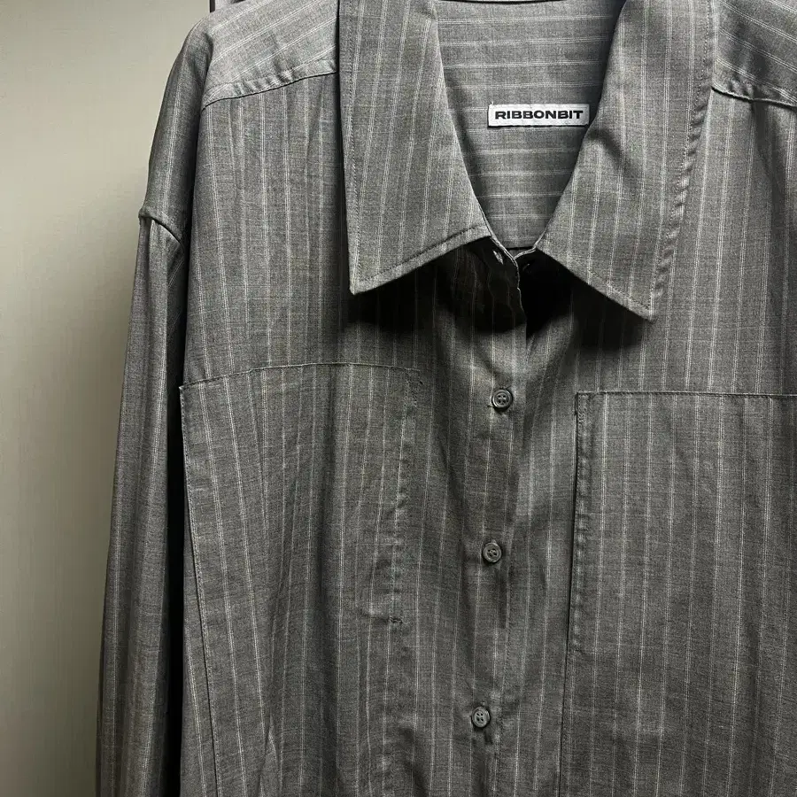 Ribbonbit 리본빛 cliff gray stripe shirt