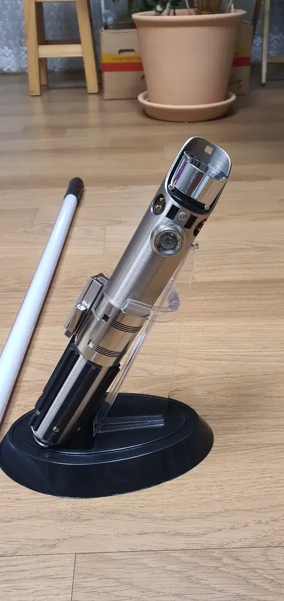 Disney Deluxe Lightsaber lay Lightsaber