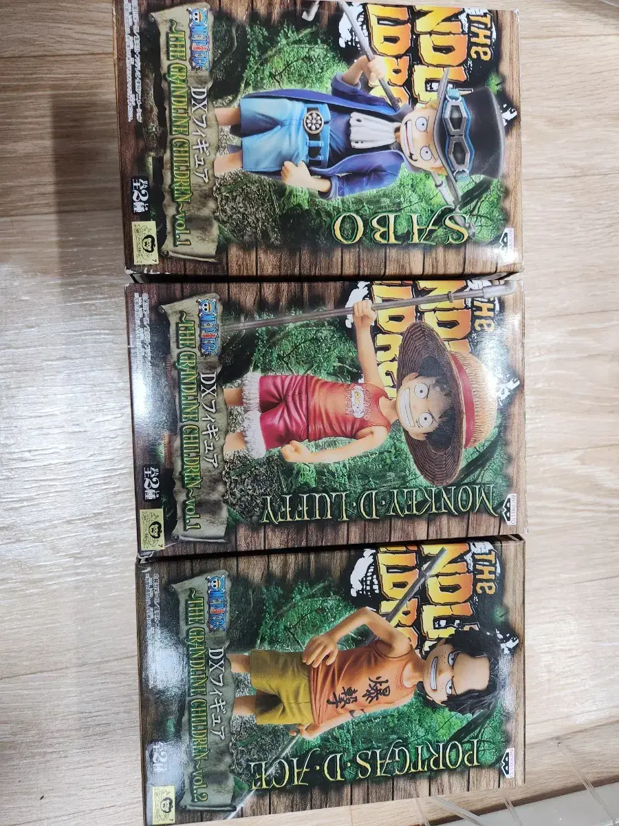 ONEPIECE Grandline Lupisaboise Figures