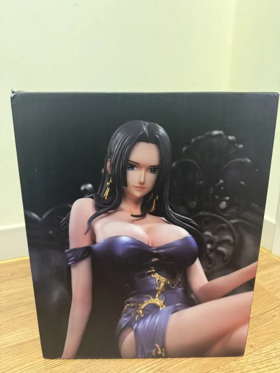 IU STUDIO ONEPIECE Sells Boa Hancock Resin Statues