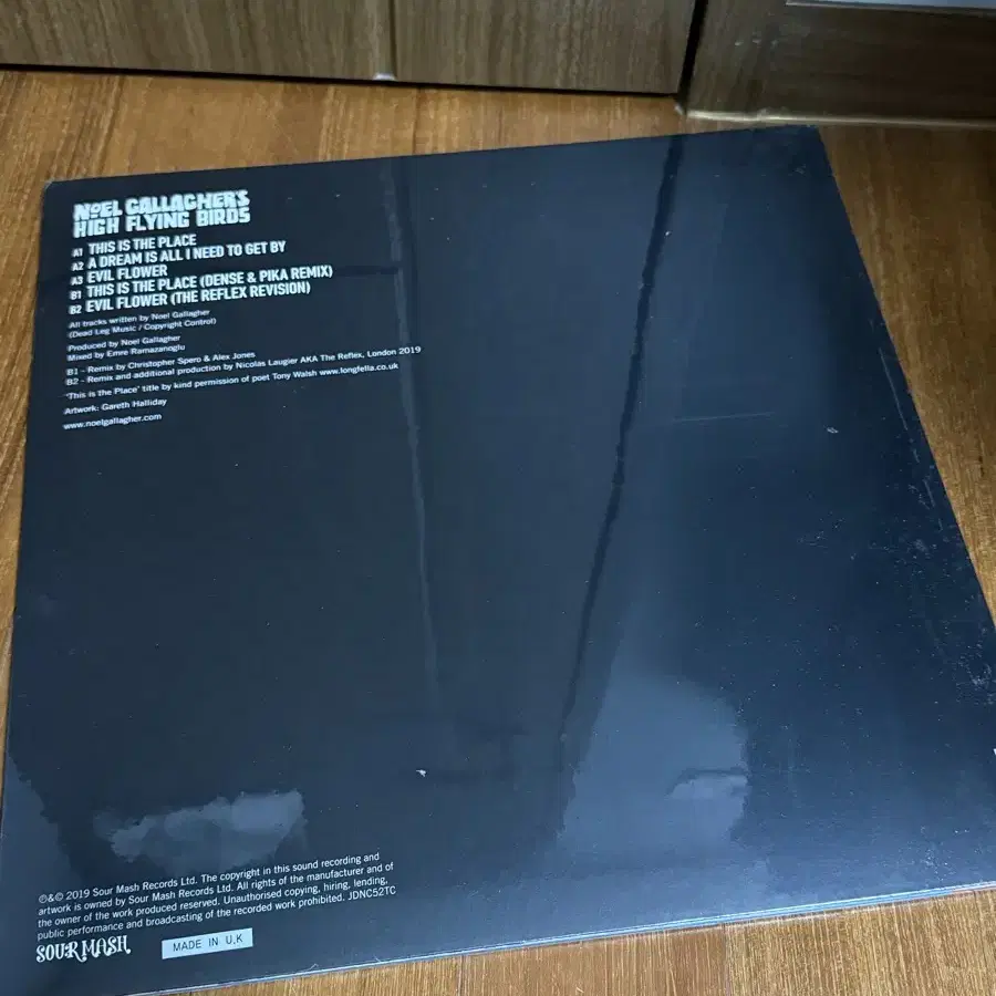 노엘 갤러거 하이 플라잉 버즈 THIS IS THE PLACE lp