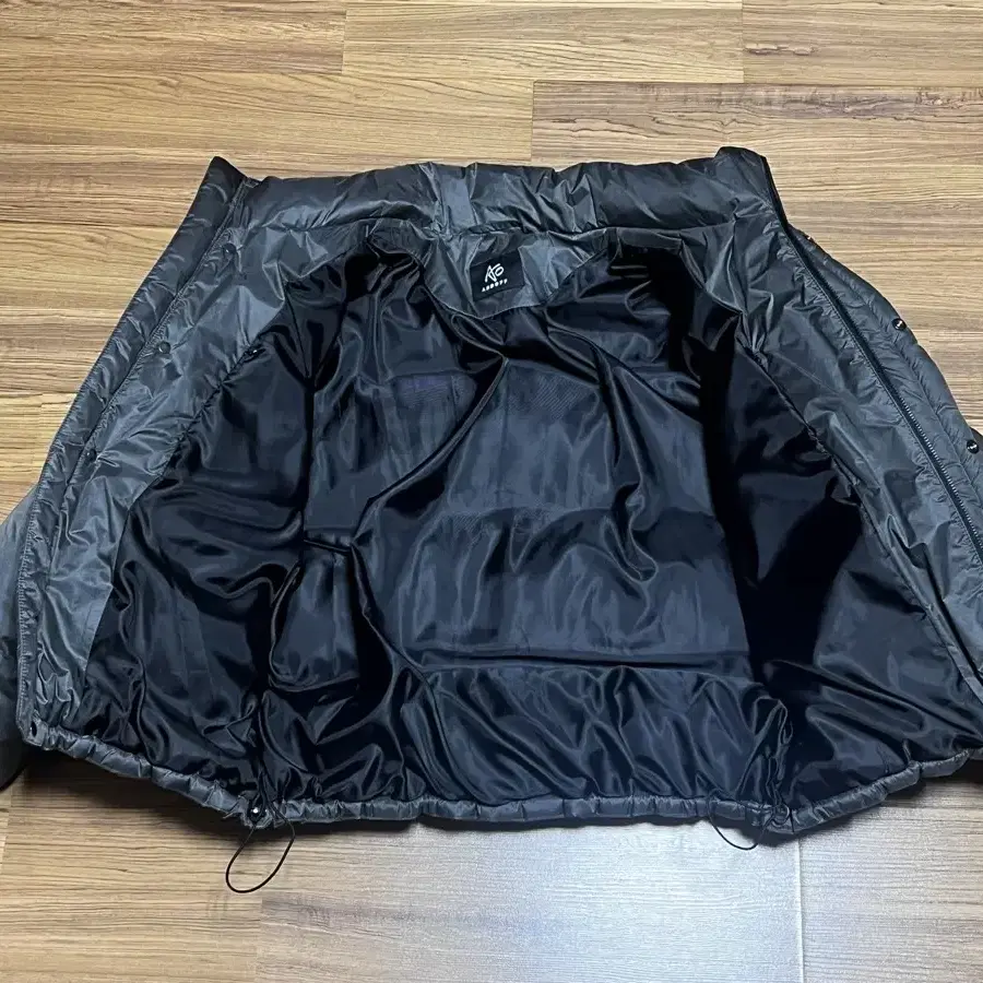 애드오프 BLACK DYDED DOWN PUFFER JACKET