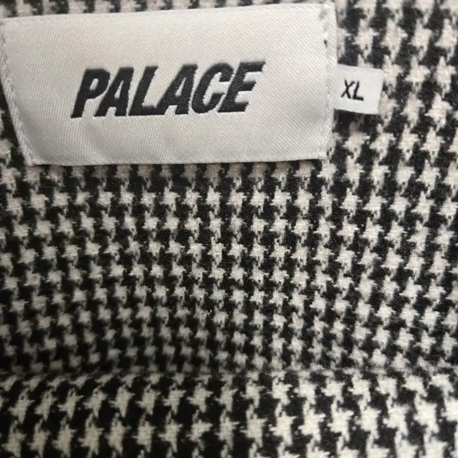 Palace hound set-up 17FW