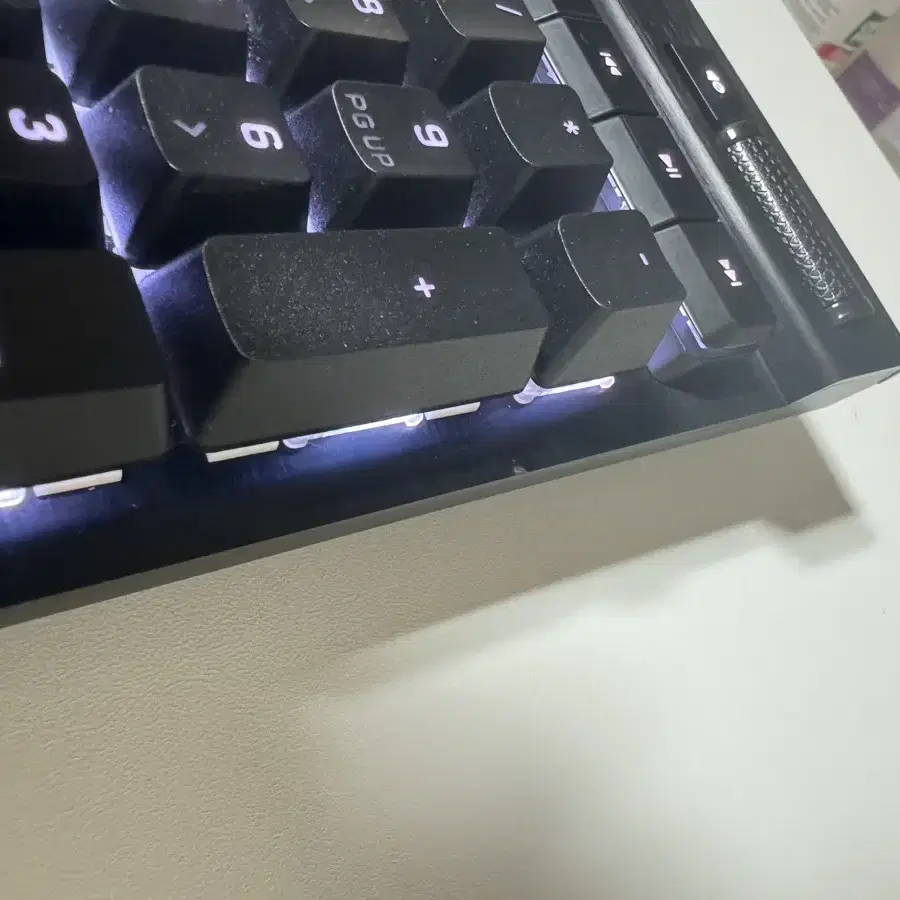 커세어 k70 rgb pro 은축 키보드