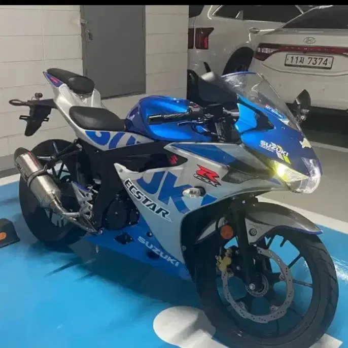 스즈키 gsxr gsx-r 125 스폐셜 카울 급처해요 대차다봄