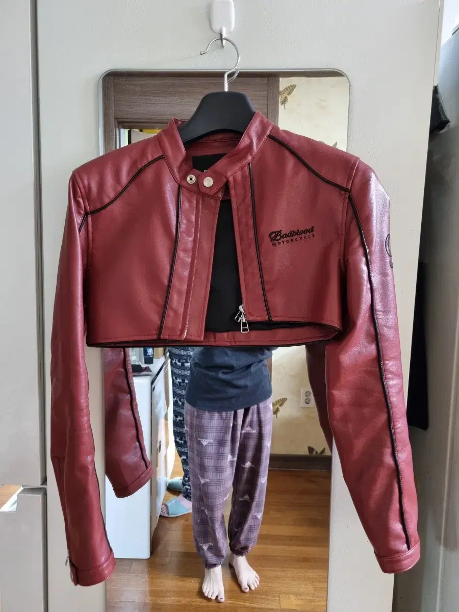 Victor cropped racing bike leather jacket red size S