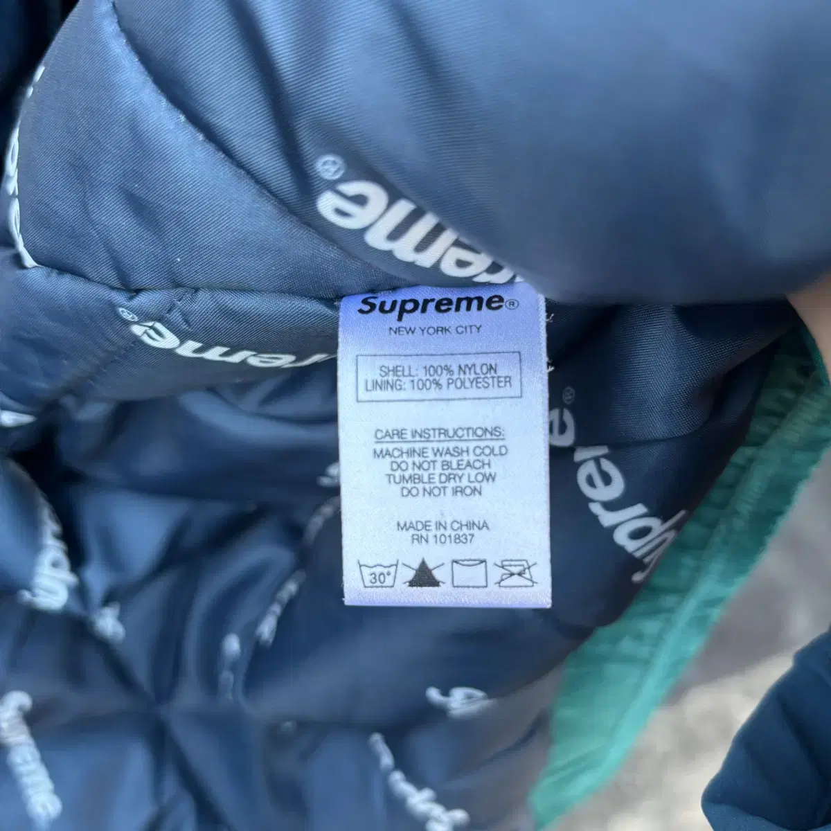 Supreme 16fw 슈프림 사이드 로고 패딩