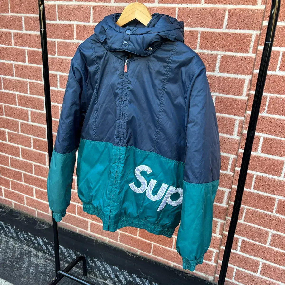 Supreme 16fw 슈프림 사이드 로고 패딩