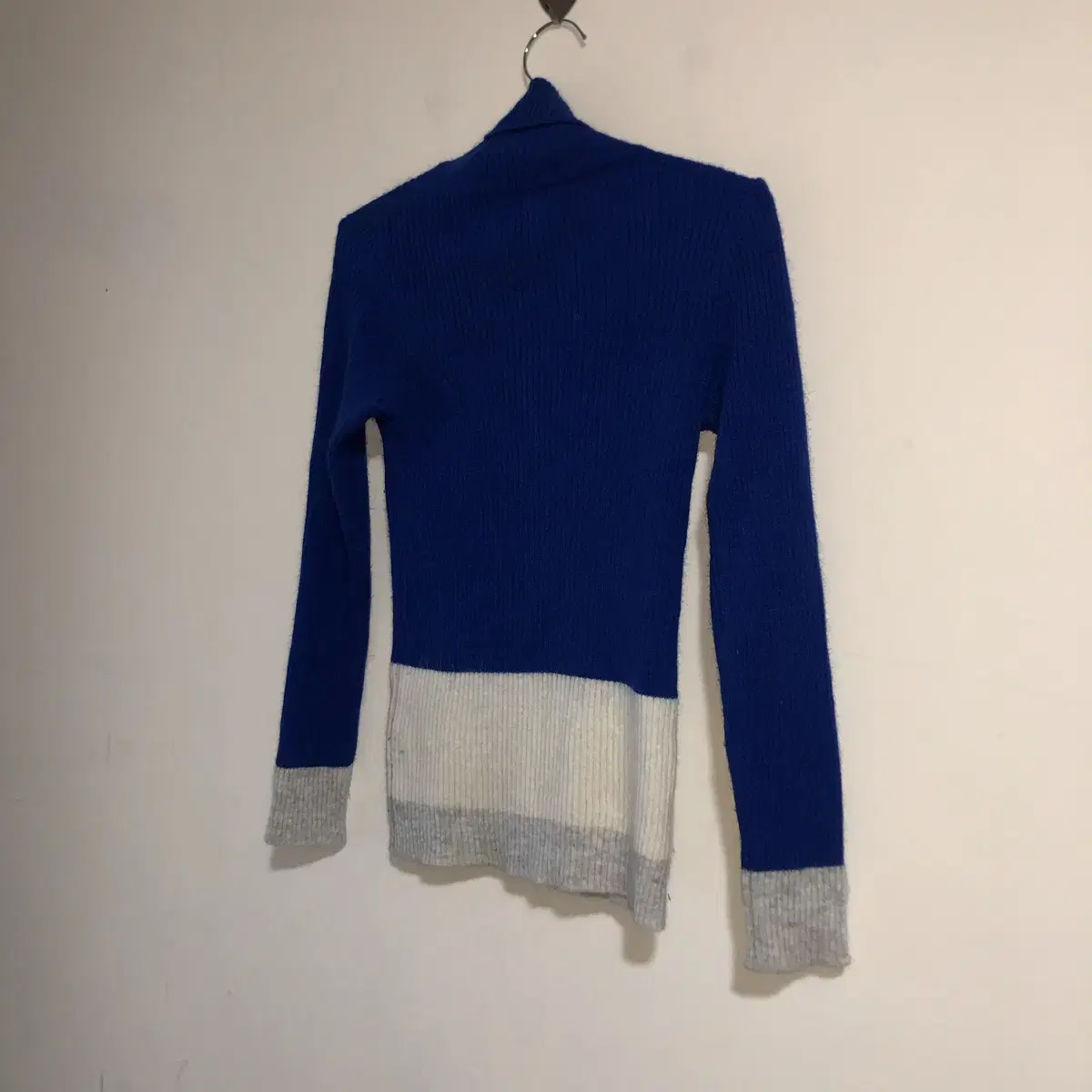 Vintage indistinct blue turtle neck