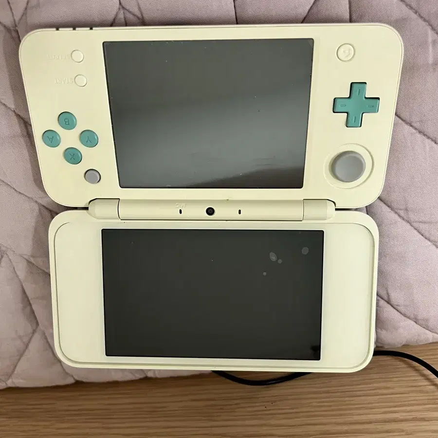 [S급]닌텐도 2DS XL 튀어나와요 동물의 숲 에디션