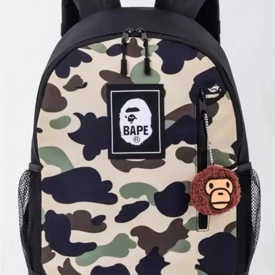 베이프 BAPE 잡지 부록 백팩 가방 카모플라쥬 키링