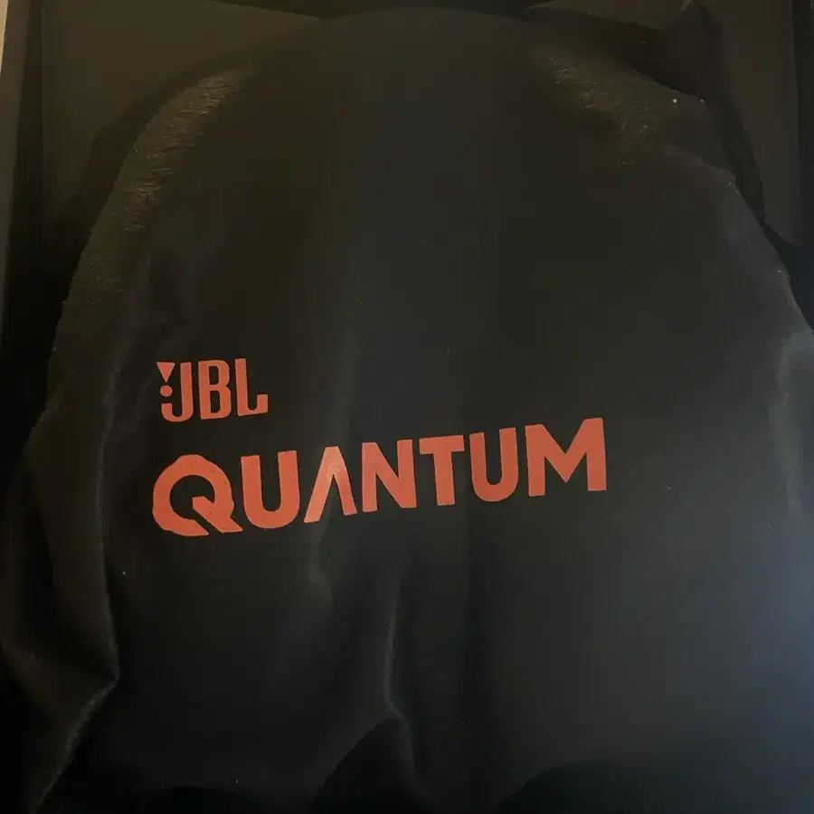 JBL QUANTUM 810 게이밍 헤드셋 판매합니다!