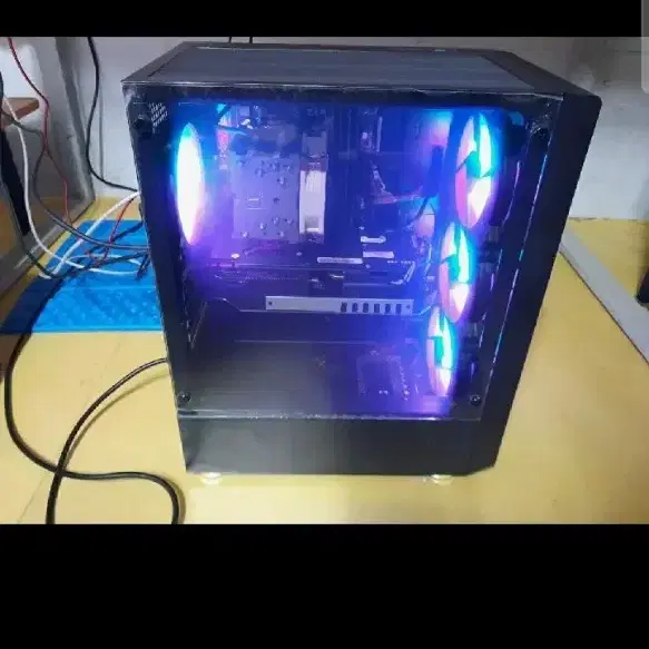 컴퓨터본체 i7 4790k ssd250g 32램 ,gtx980ti 6G팜