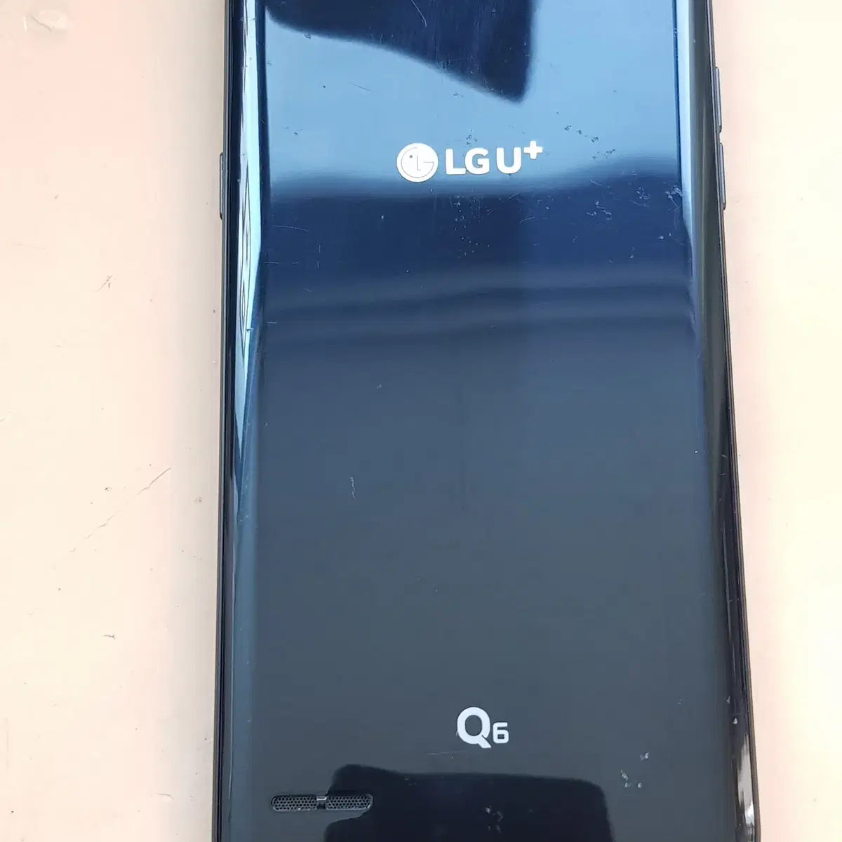 LG Q6 32G 블랙(X600) 깨끗한 제품 판매합니다