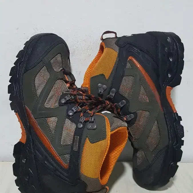 택포 265/270 정품 레드페이스 GORE-TEX 트레킹 중등산화!