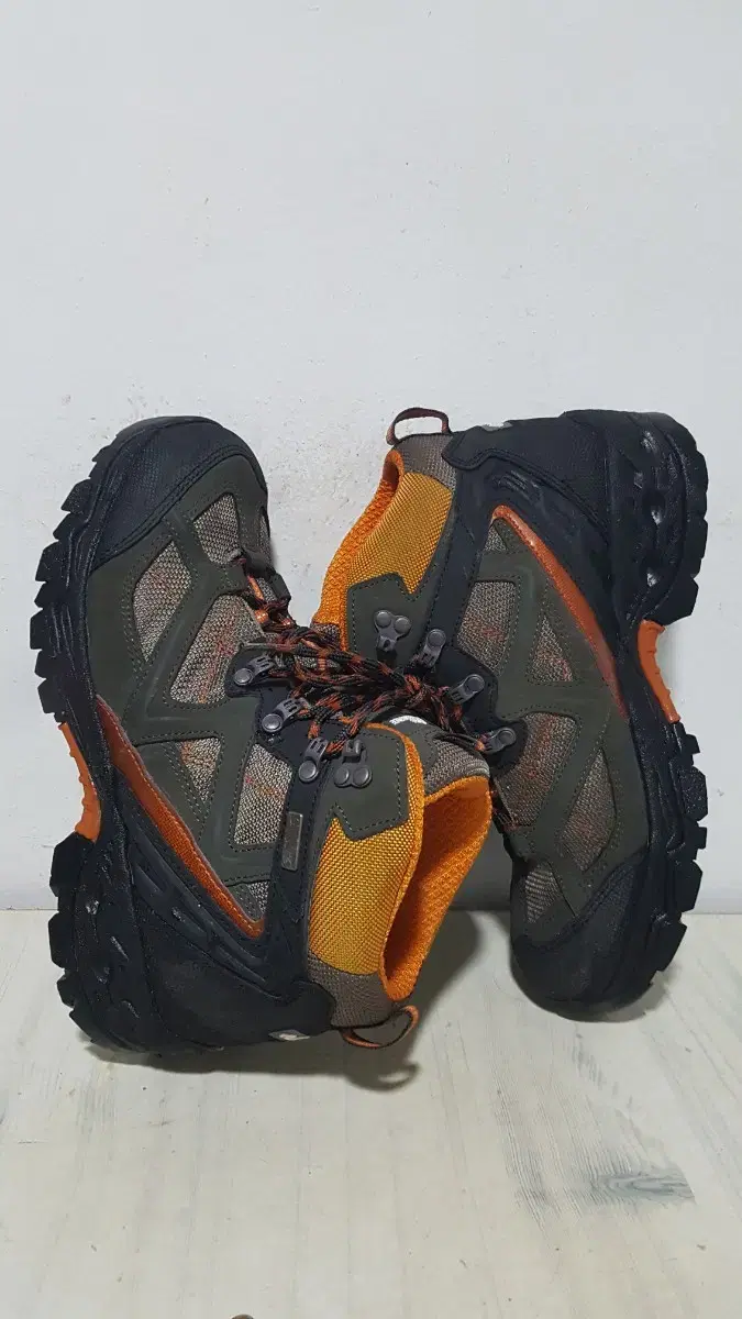 택포 265/270 정품 레드페이스 GORE-TEX 트레킹 중등산화!