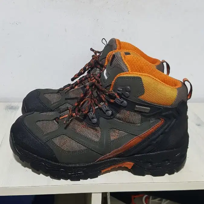 택포 265/270 정품 레드페이스 GORE-TEX 트레킹 중등산화!