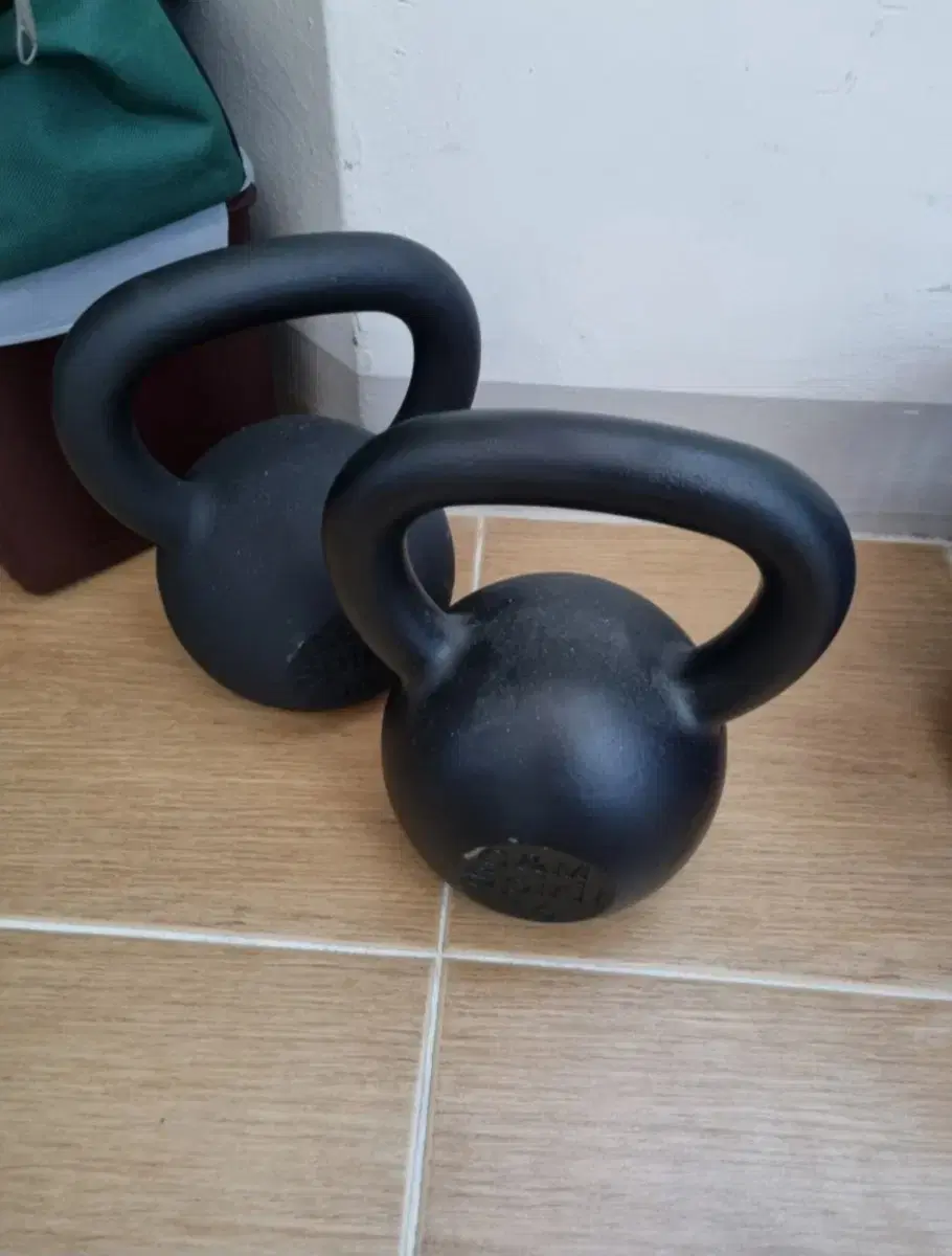 2 x 16-key kettlebells