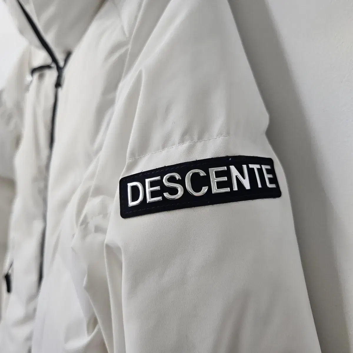 DESCENTE 데상트 숏 패딩