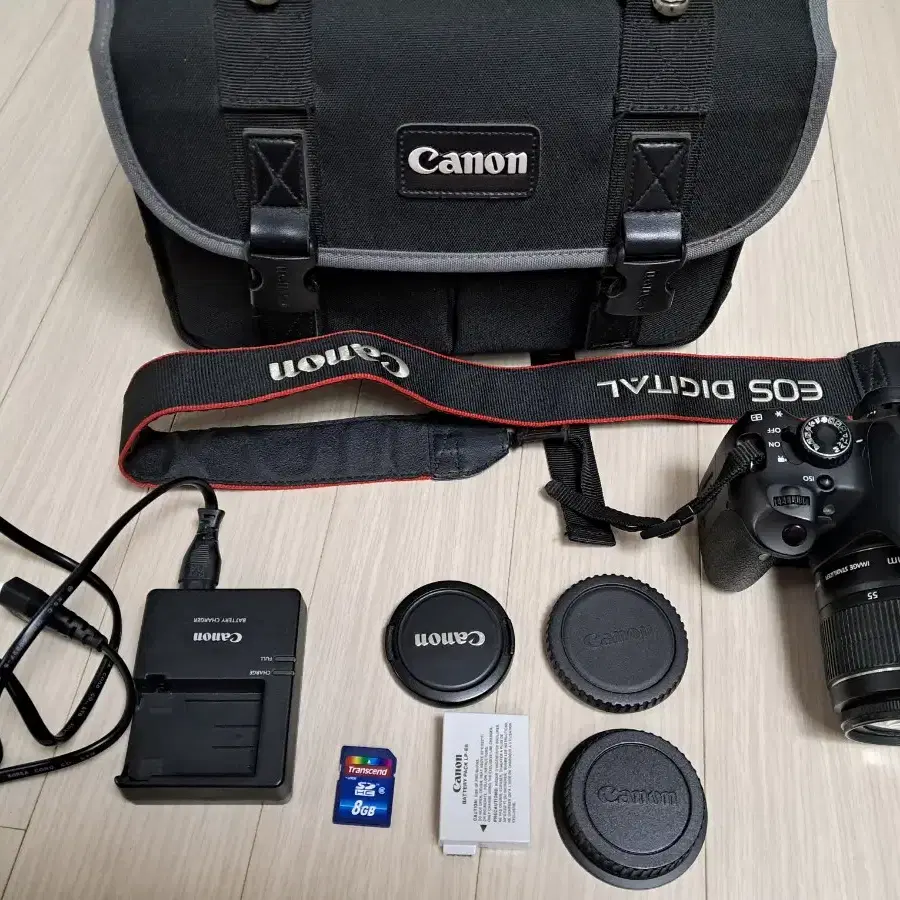 캐논 EOS 650D DSLR 카메라 와 기본 렌즈 세트